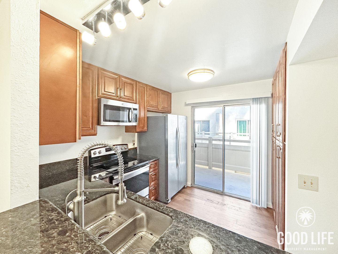 La Jolla Townhome: 8767 Gilman Drive, Unit B