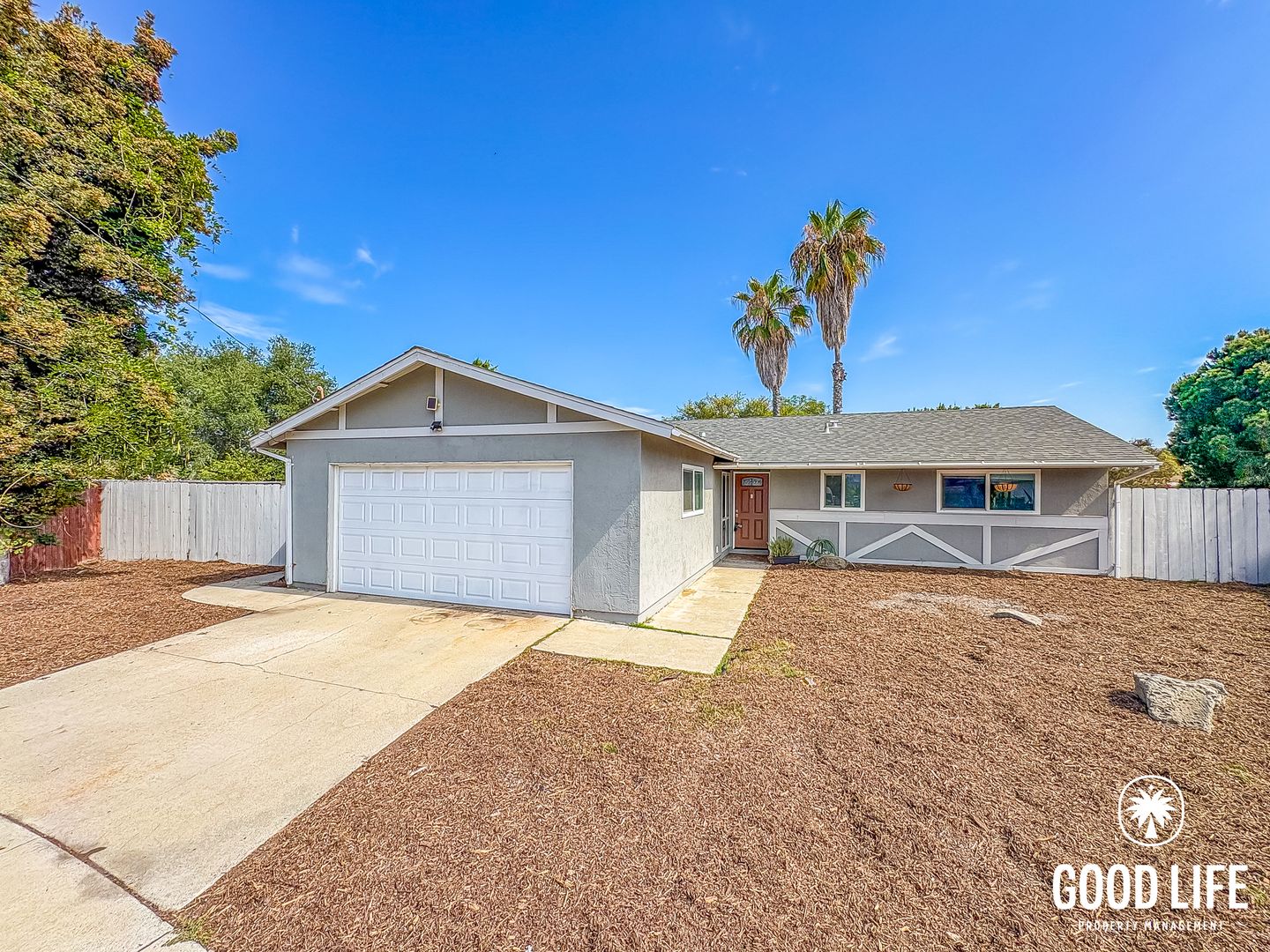 Oceanside House: 552 Luna Dr
