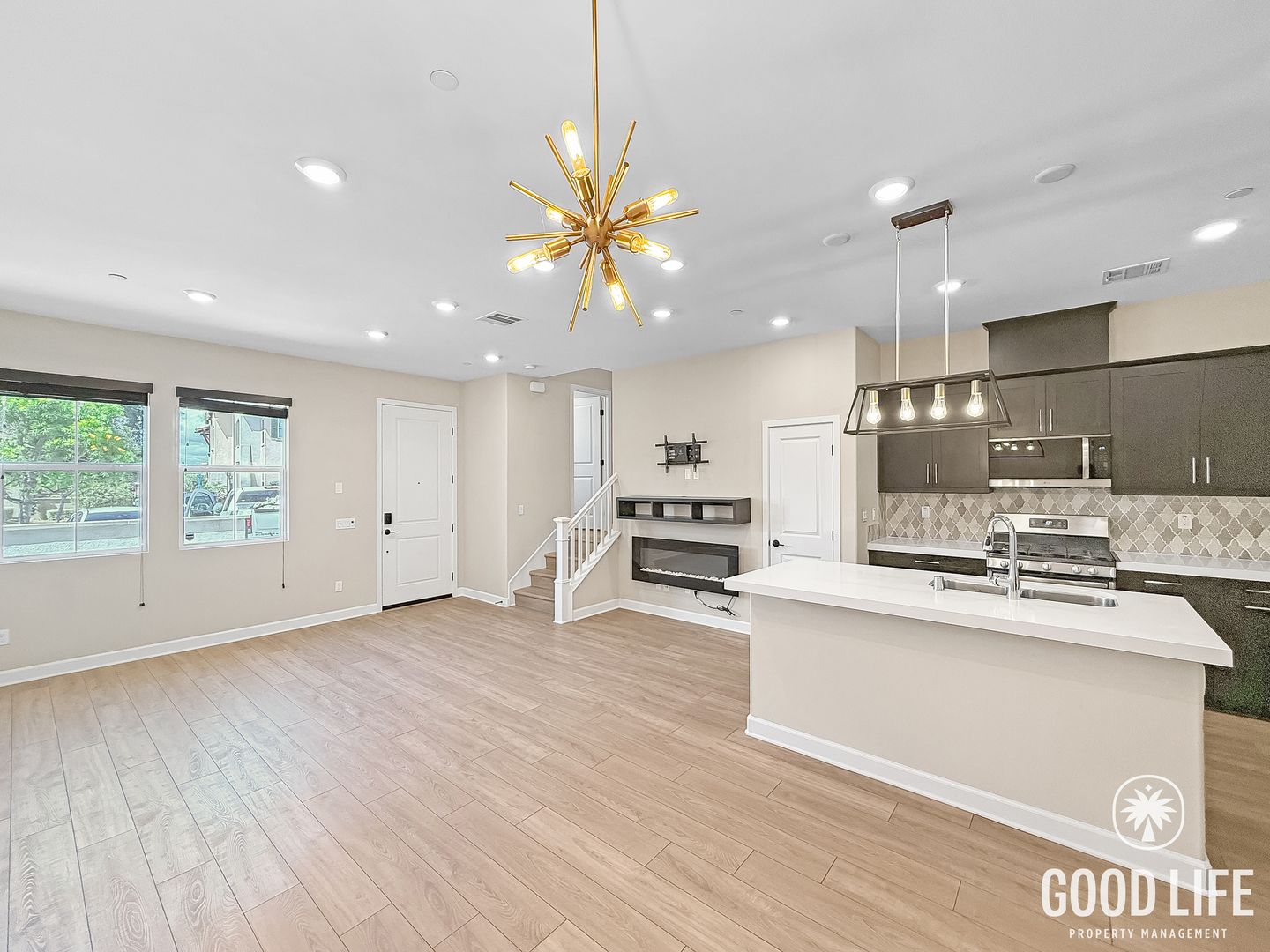 Vista Townhome: 1109 Delpy View Point