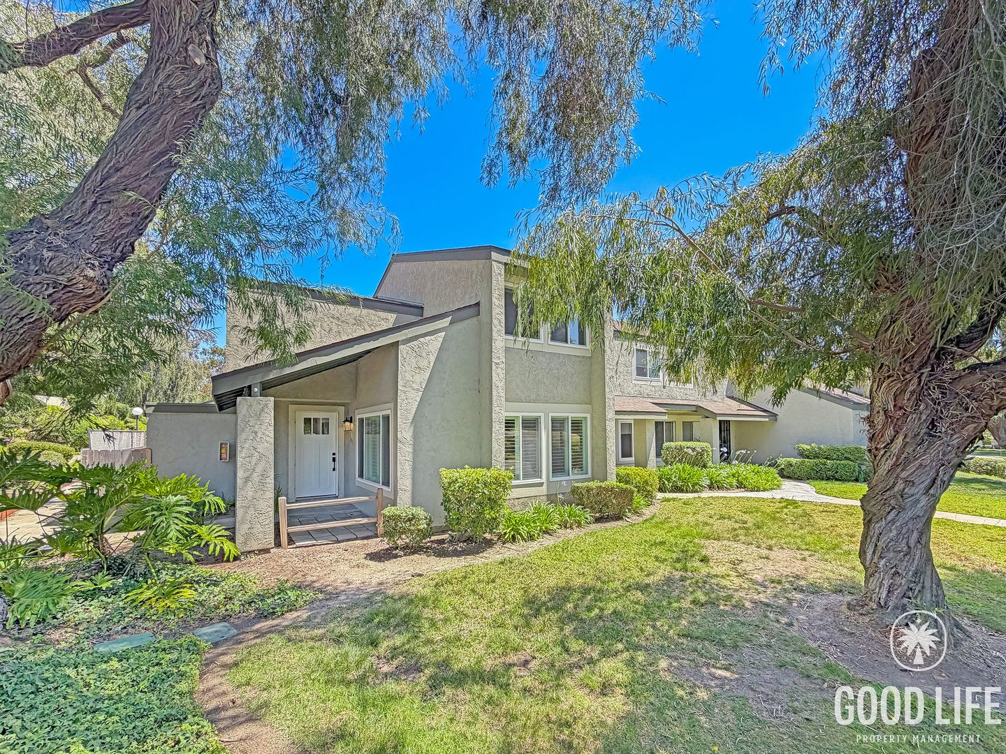 San Diego Townhome: 5071 La Cuenta Dr