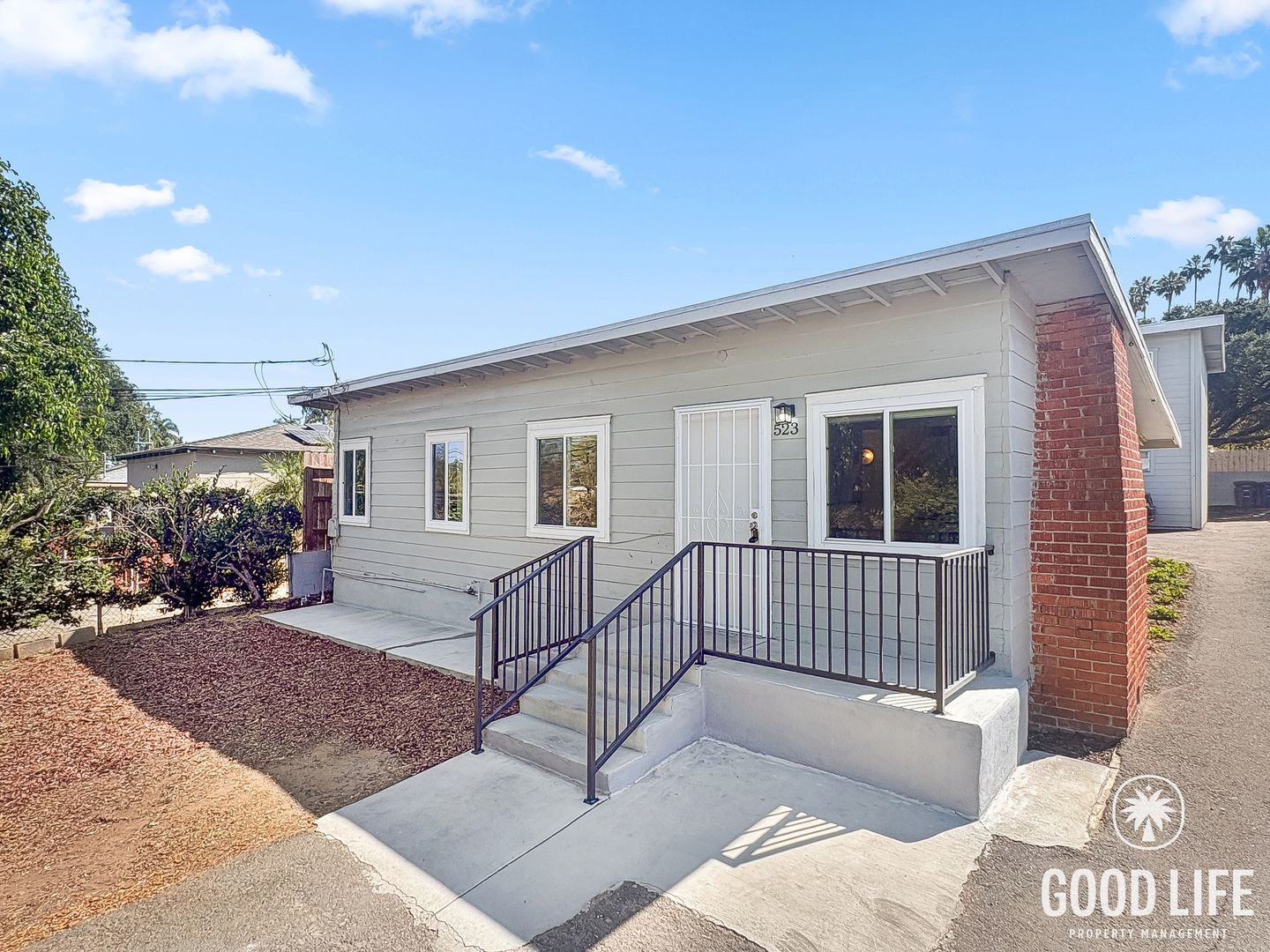 Vista Apartment: 523 N Citrus Ave