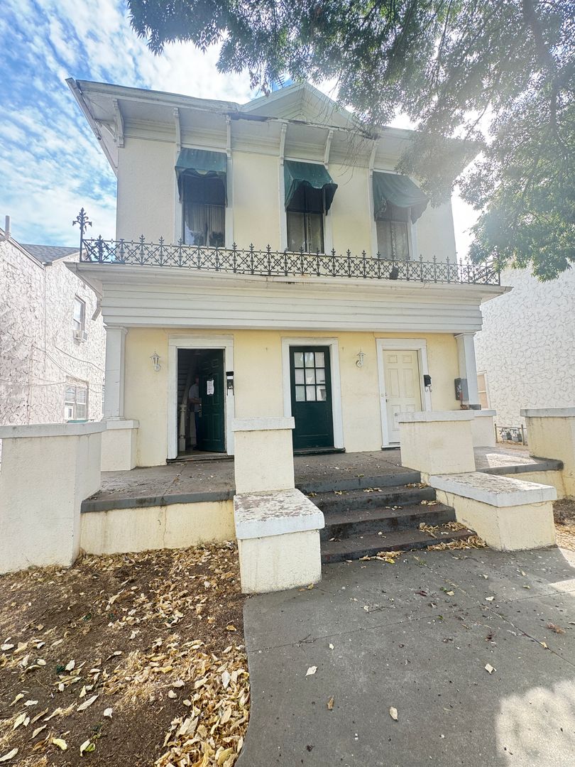 Marysville Apartment: 321 B St