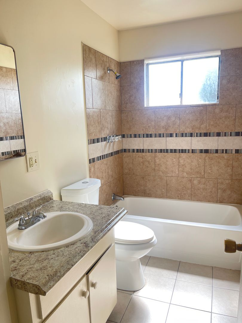 1100 E 17th St 1100 E 17th St Apt 24, Apts 150, Marysville, CA 95901