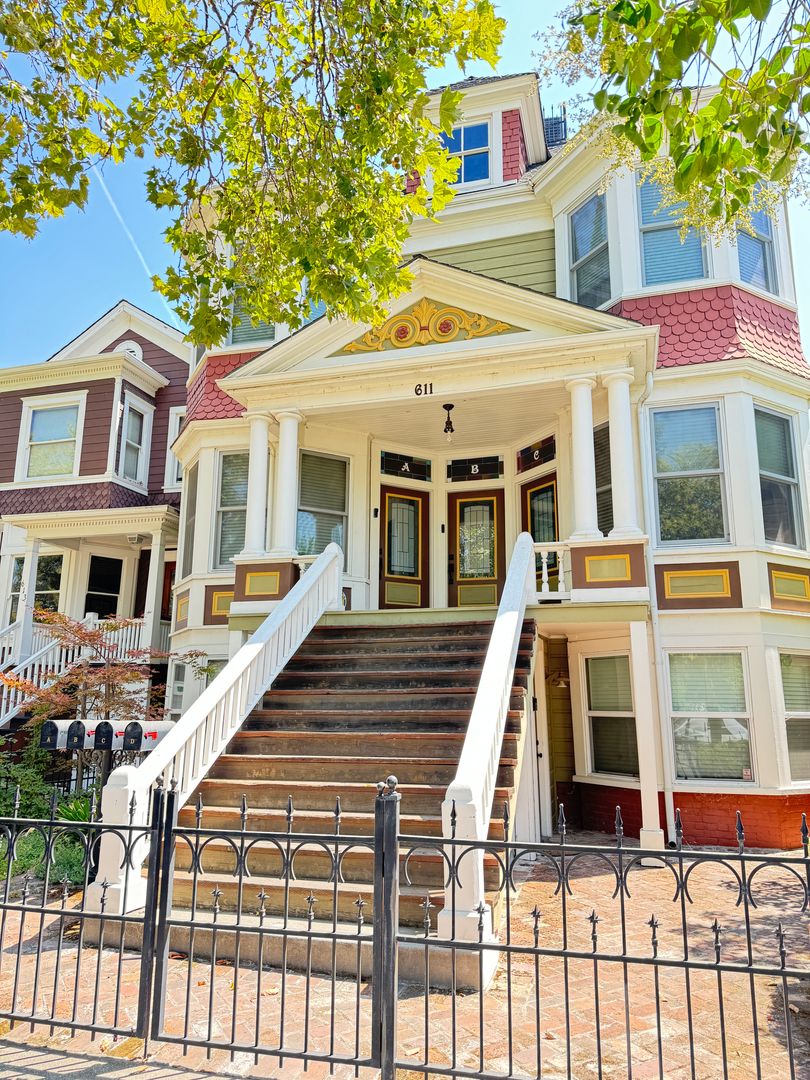 Marysville Apartment: 611 D St # A-D