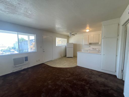 1 month free rent - $500 deposit Move in Special - see if you qualify