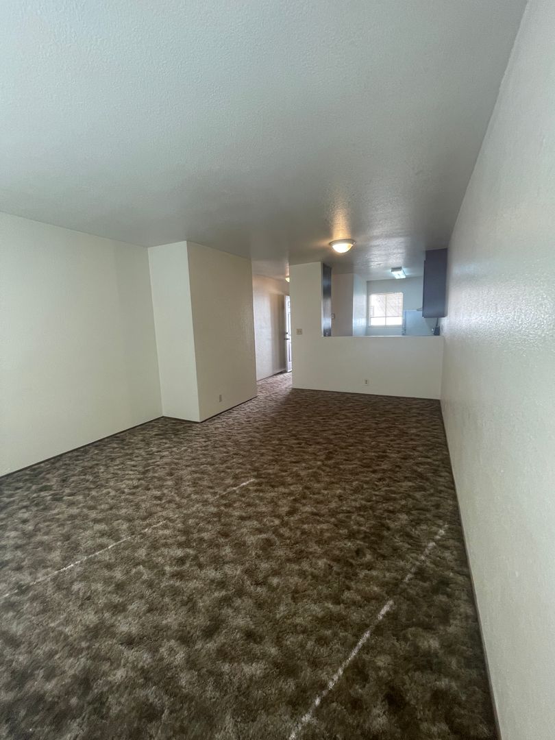 1700 Ellis Lake Dr Apt 33, Marysville, CA 95901