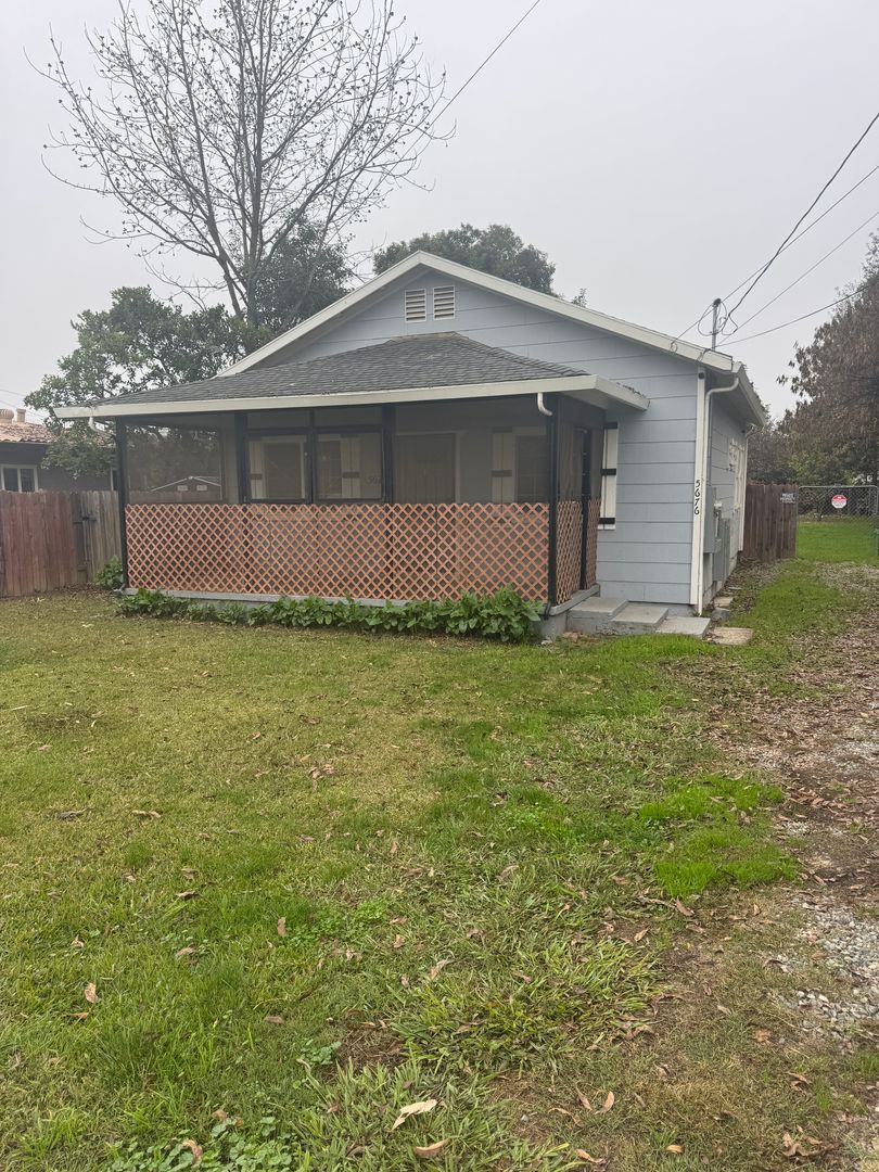 Olivehurst House: 5676 Arboga Rd