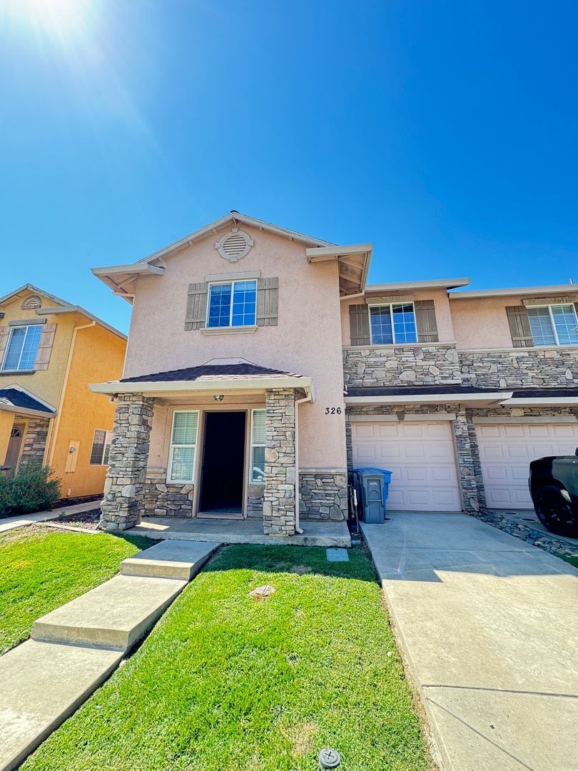 Yuba City House: 326 Hetherington Cir