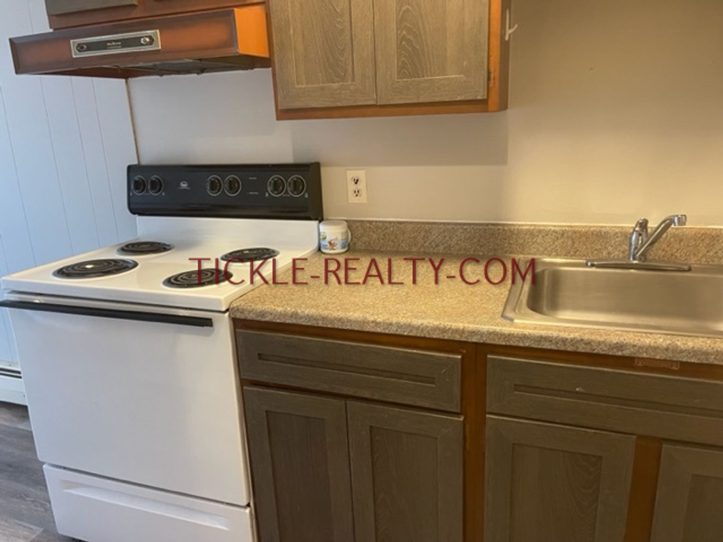 Lima Apartment: 1868 Livingston Street