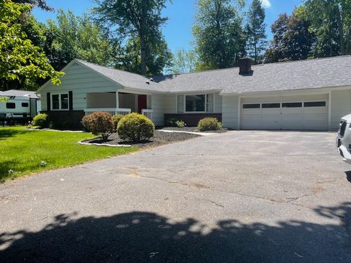 3 Bedroom / 1.5 Bath Home - East Rochester / Pittsford Area – photo 1