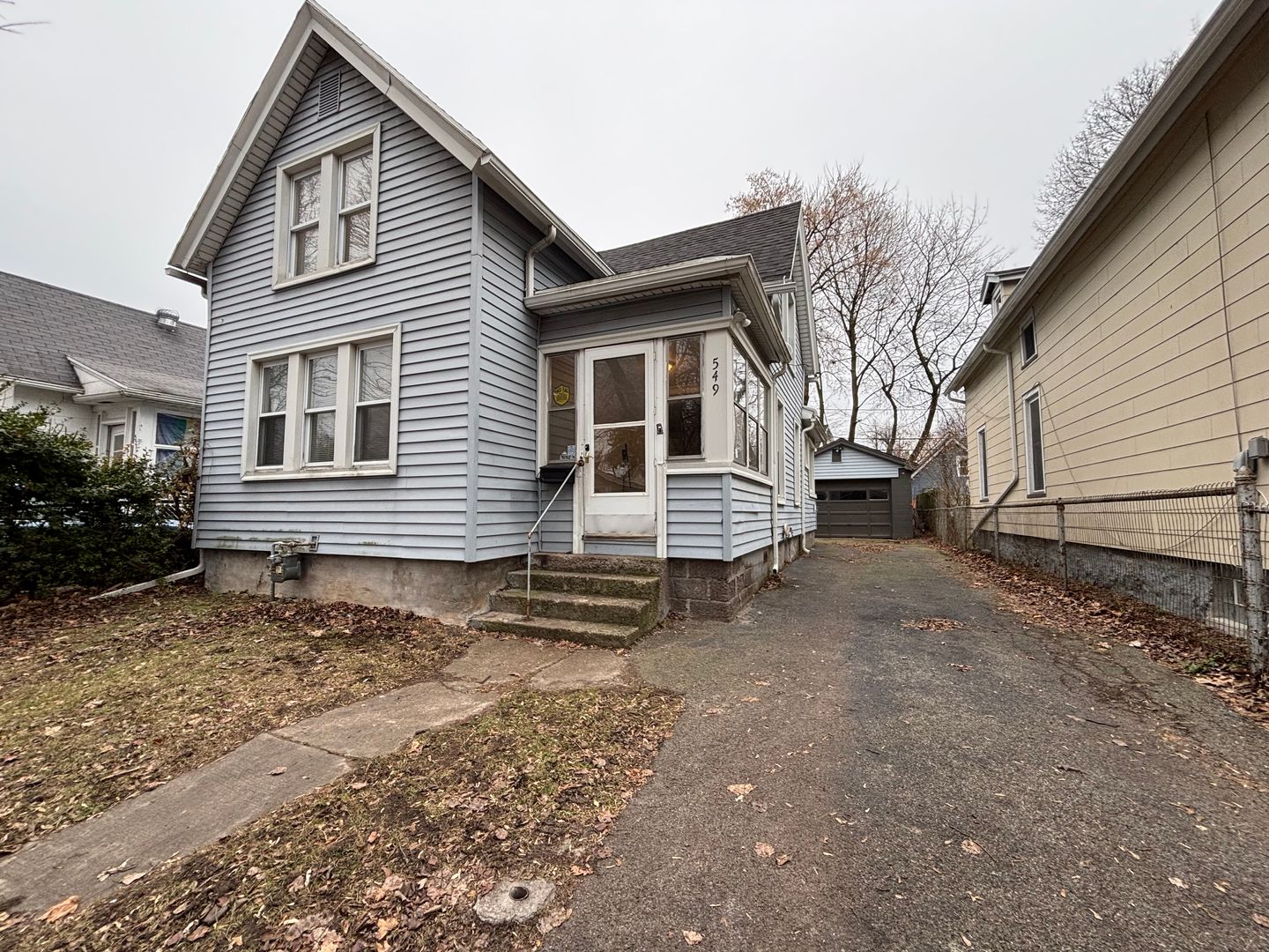 Rochester House: 549 Caroline Street