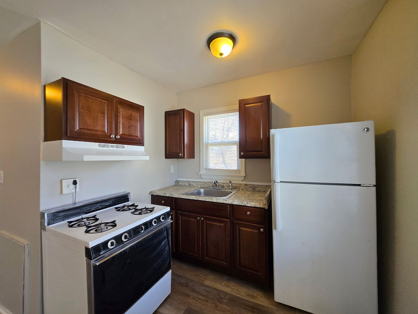 Rochester Apartment: 15 Edmonds Street