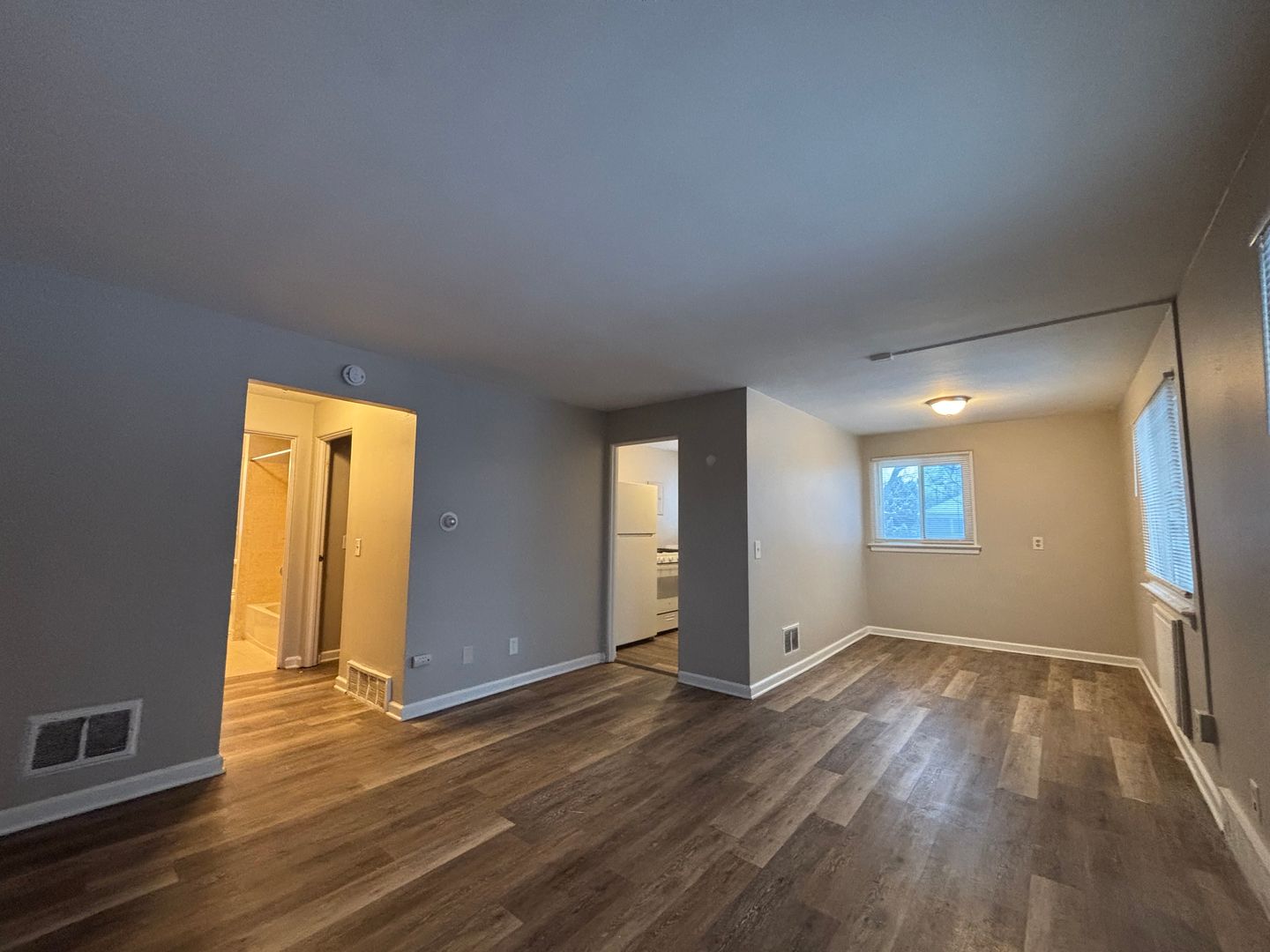 Rochester Apartment: 2549 Dewey Avenue