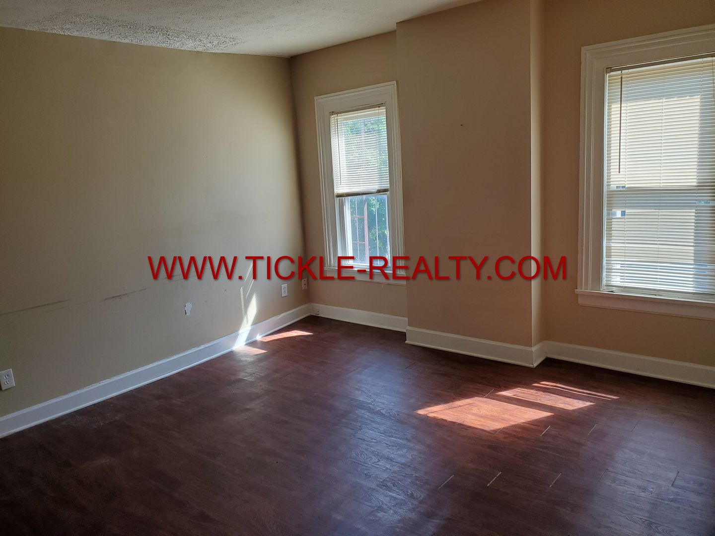 Rochester Apartment: 217 Monroe Avenue
