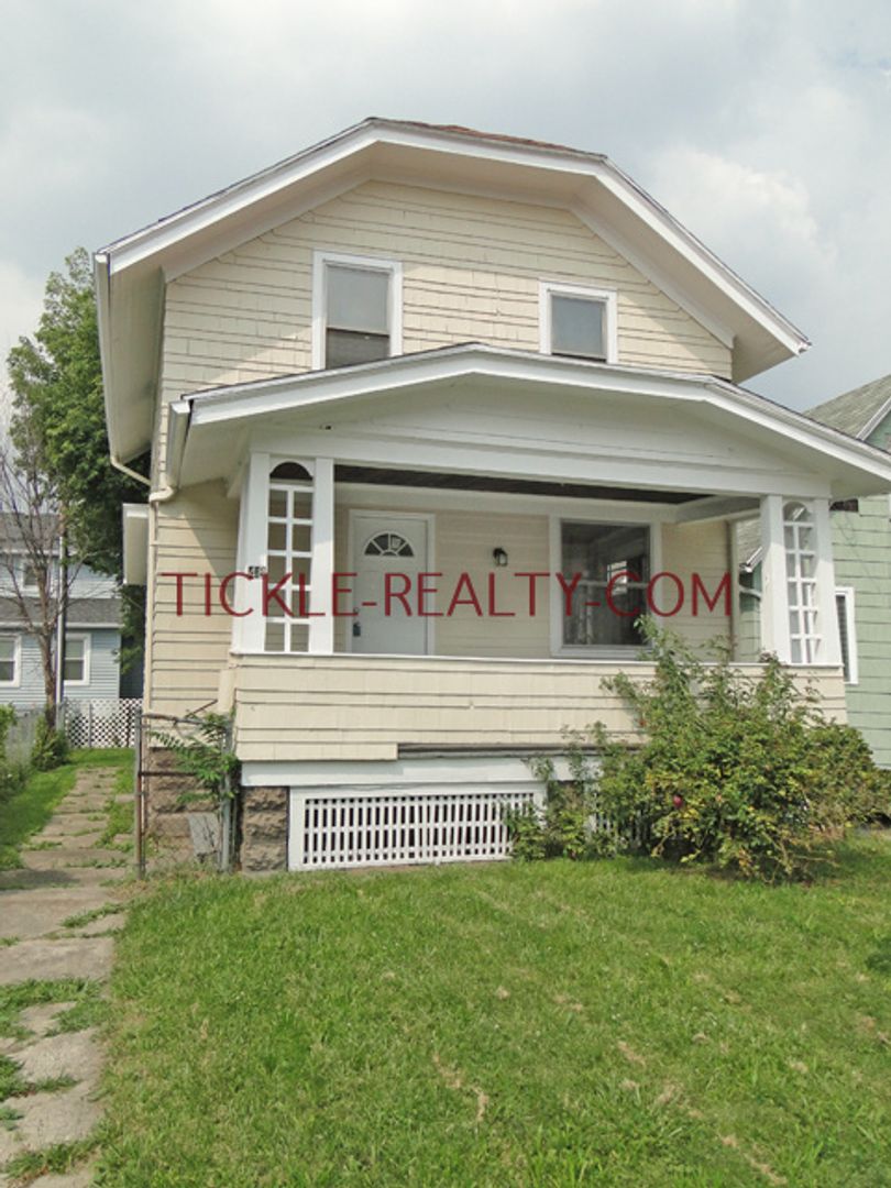 Rochester Apartment: 48 Henrietta Street