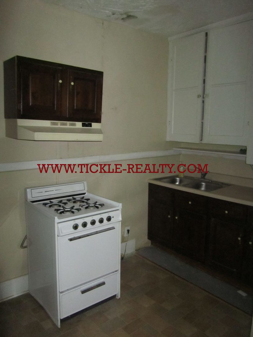 Rochester Apartment: 518 S. Goodman Street