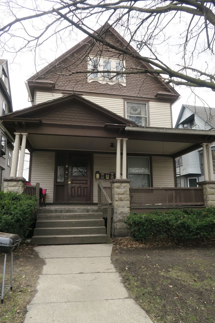 Rochester Apartment: 7 Birch Crescent