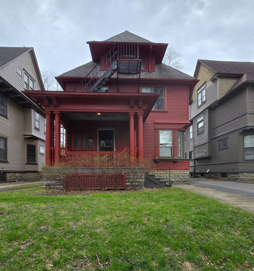 Rochester Apartment: 11 Birch Crescent