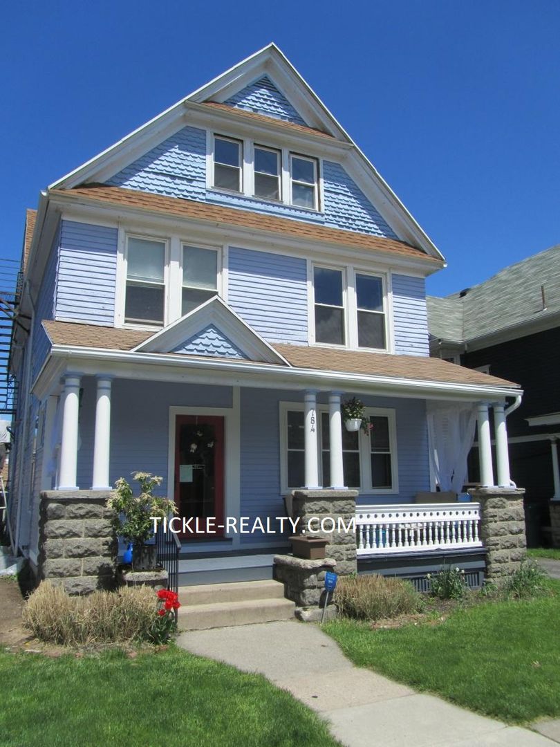 Rochester Apartment: 784 University