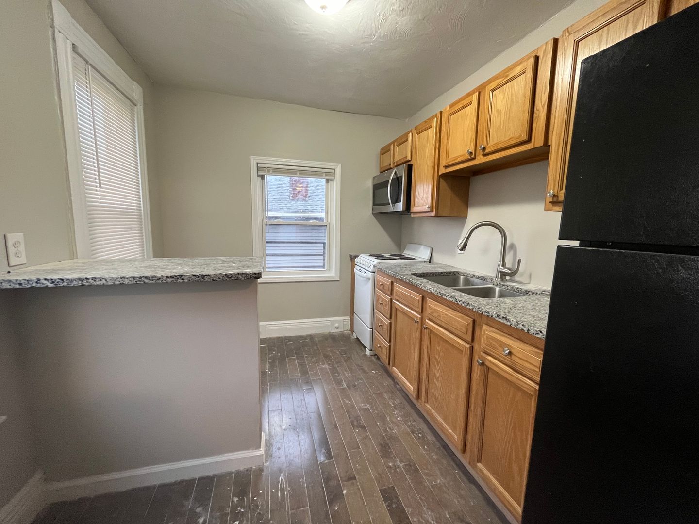 Rochester Apartment: 338 University Avenue