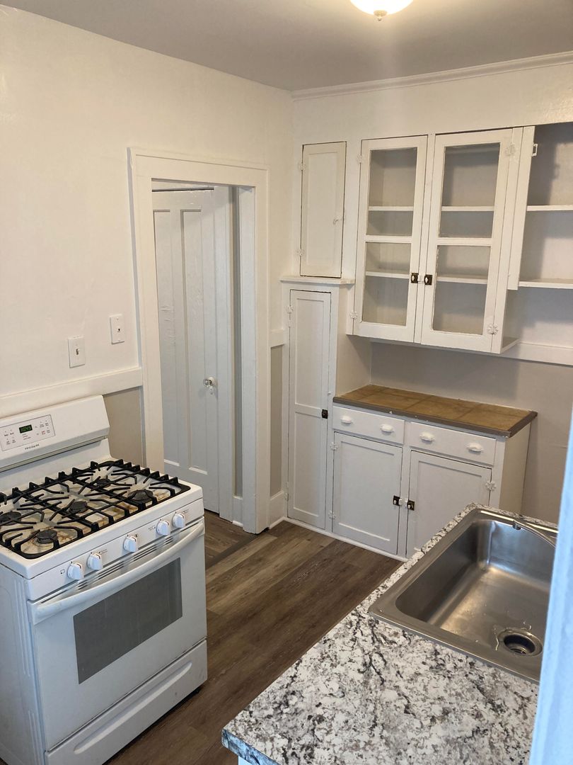 Rochester Apartment: 450 Meigs Street