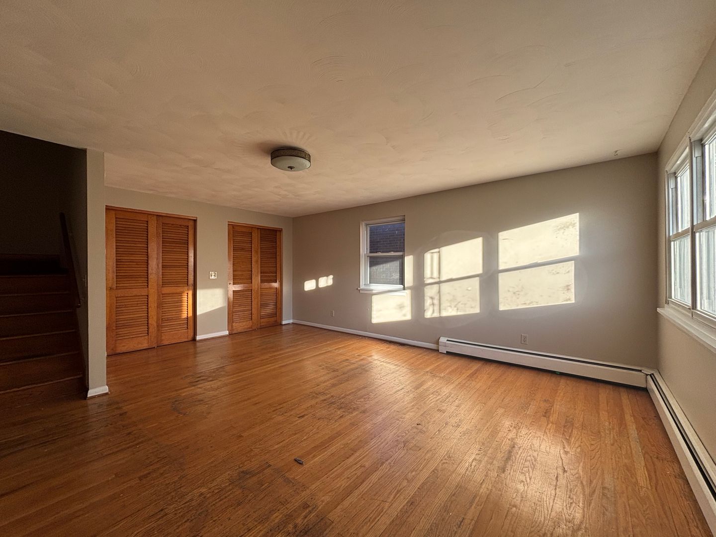 East Rochester Apartment: 226 E Chestnut St