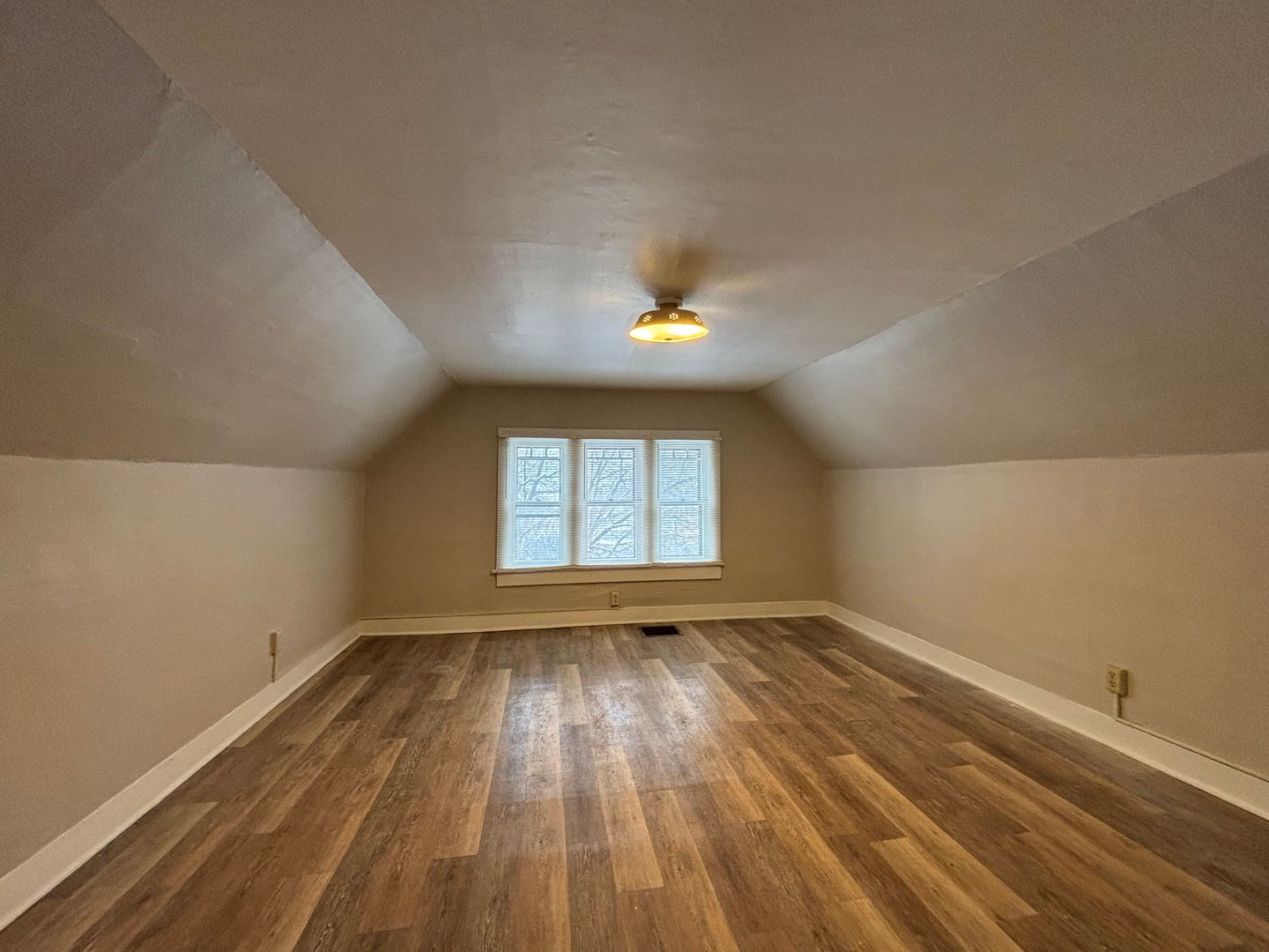 Rochester Apartment: 7 Birch Crescent