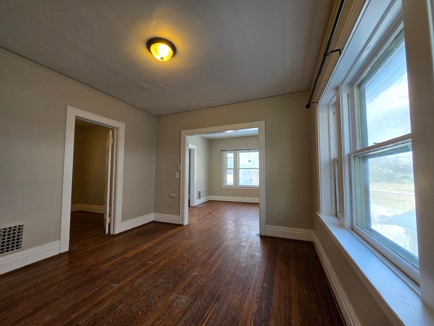 Rochester Apartment: 32 Laburnam Crescent