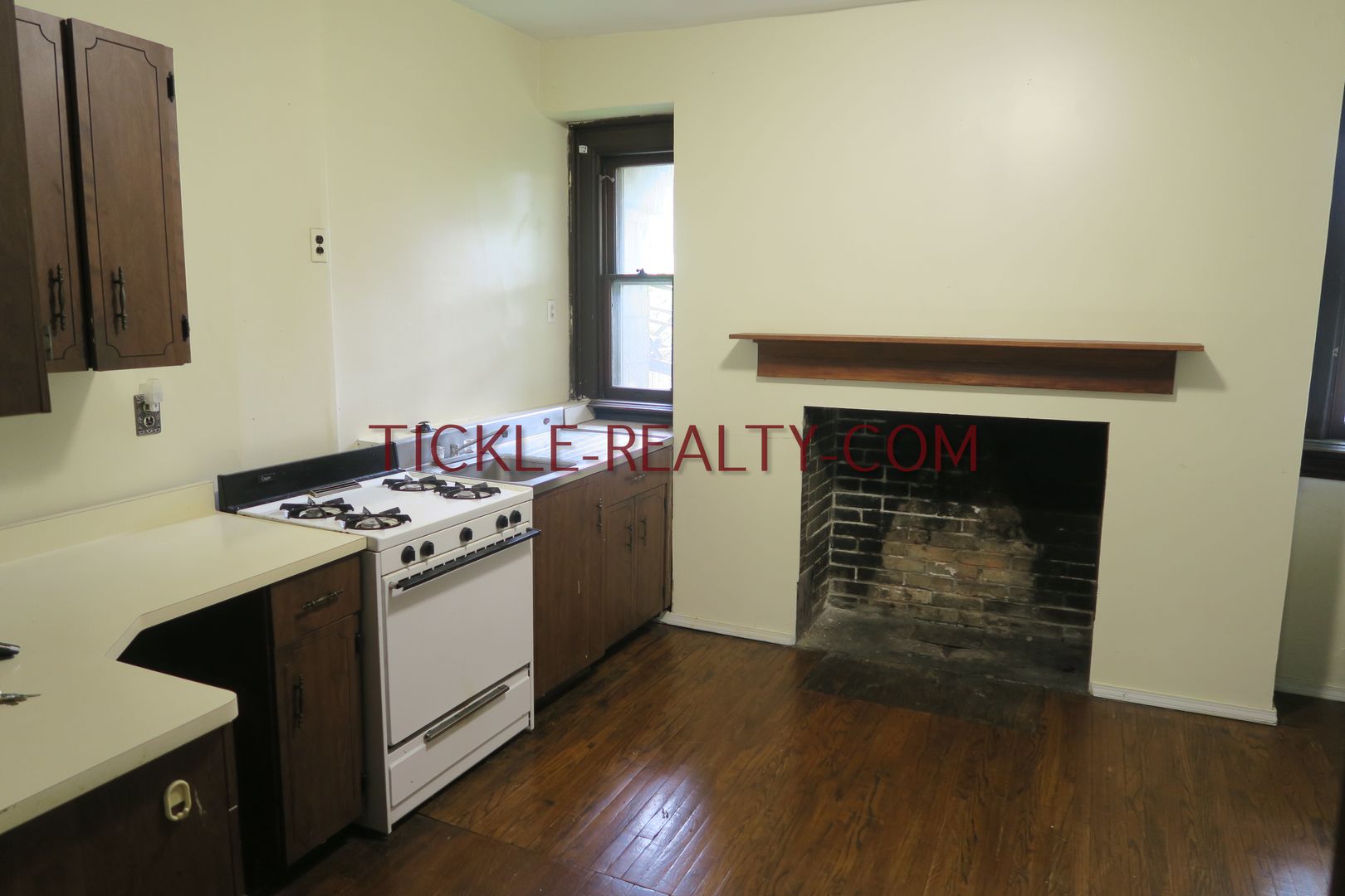 Rochester Apartment: 410 Oxford Street