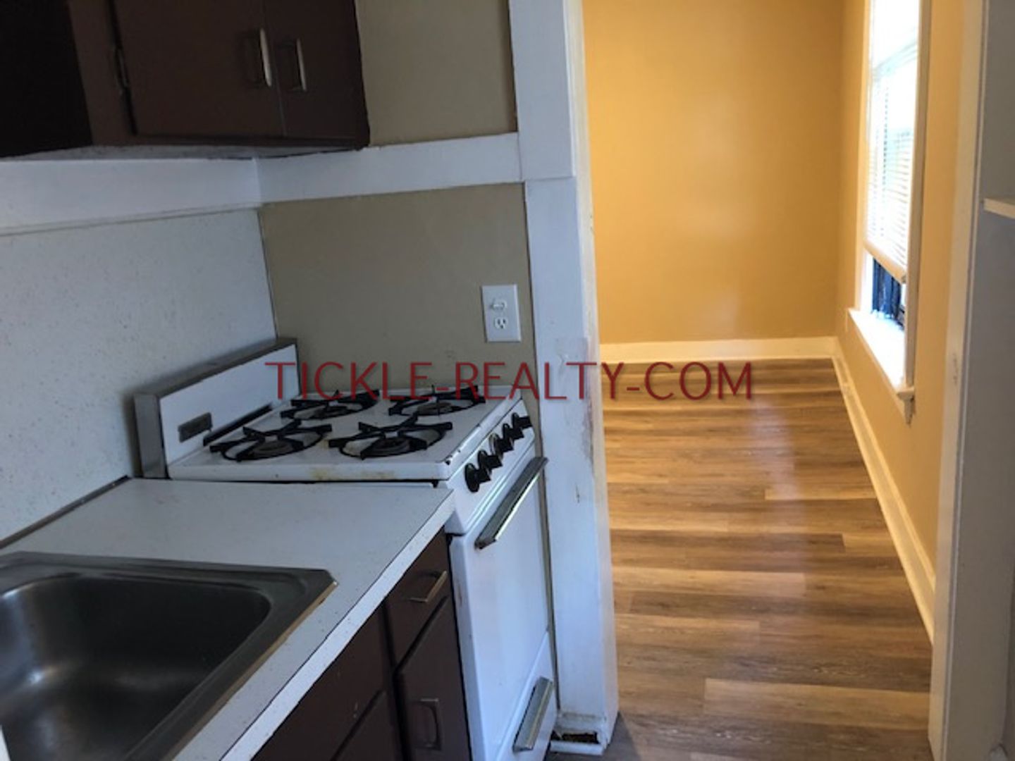 Rochester Apartment: 7 Birch Crescent