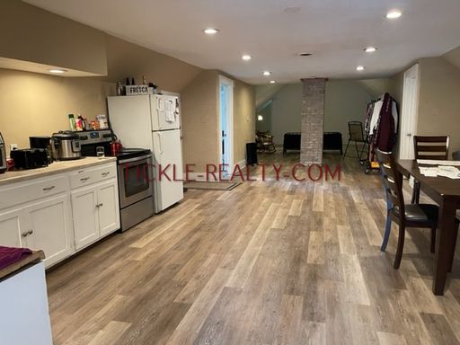 3 Bedroom on Park Ave - All Utilities Included - In Unit Laundry - Dishwasher – photo 1