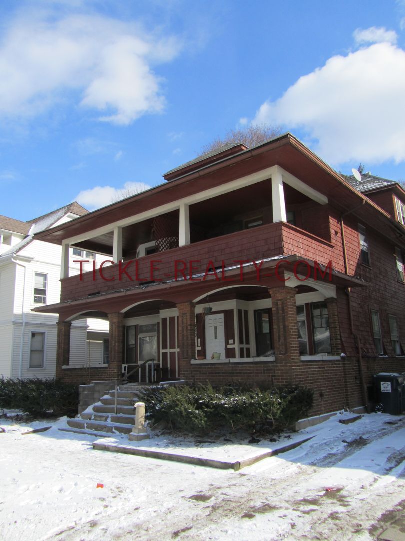 Rochester Apartment: 450 Meigs Street