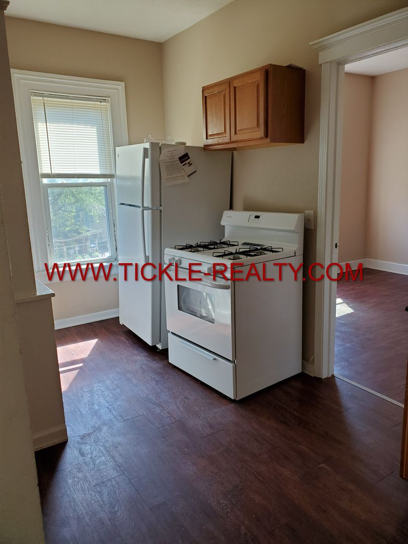 Rochester Apartment: 217 Monroe Avenue