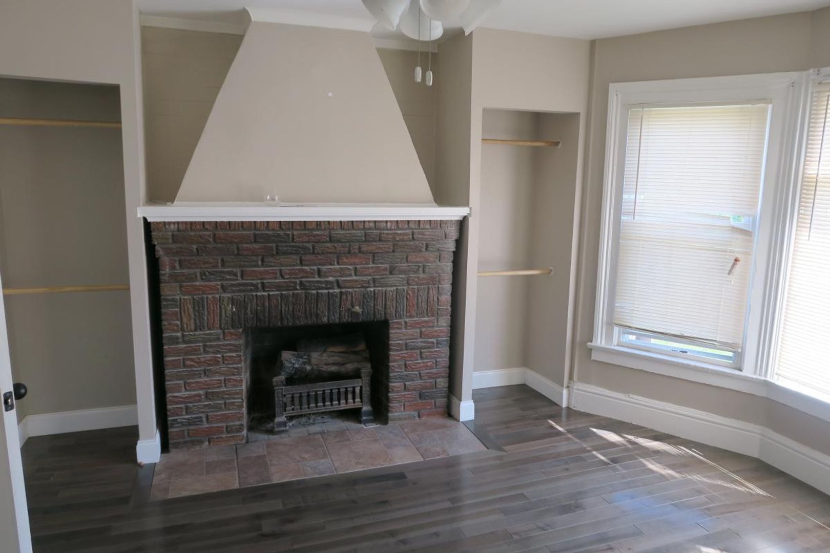 Rochester Apartment: 334 University Avenue