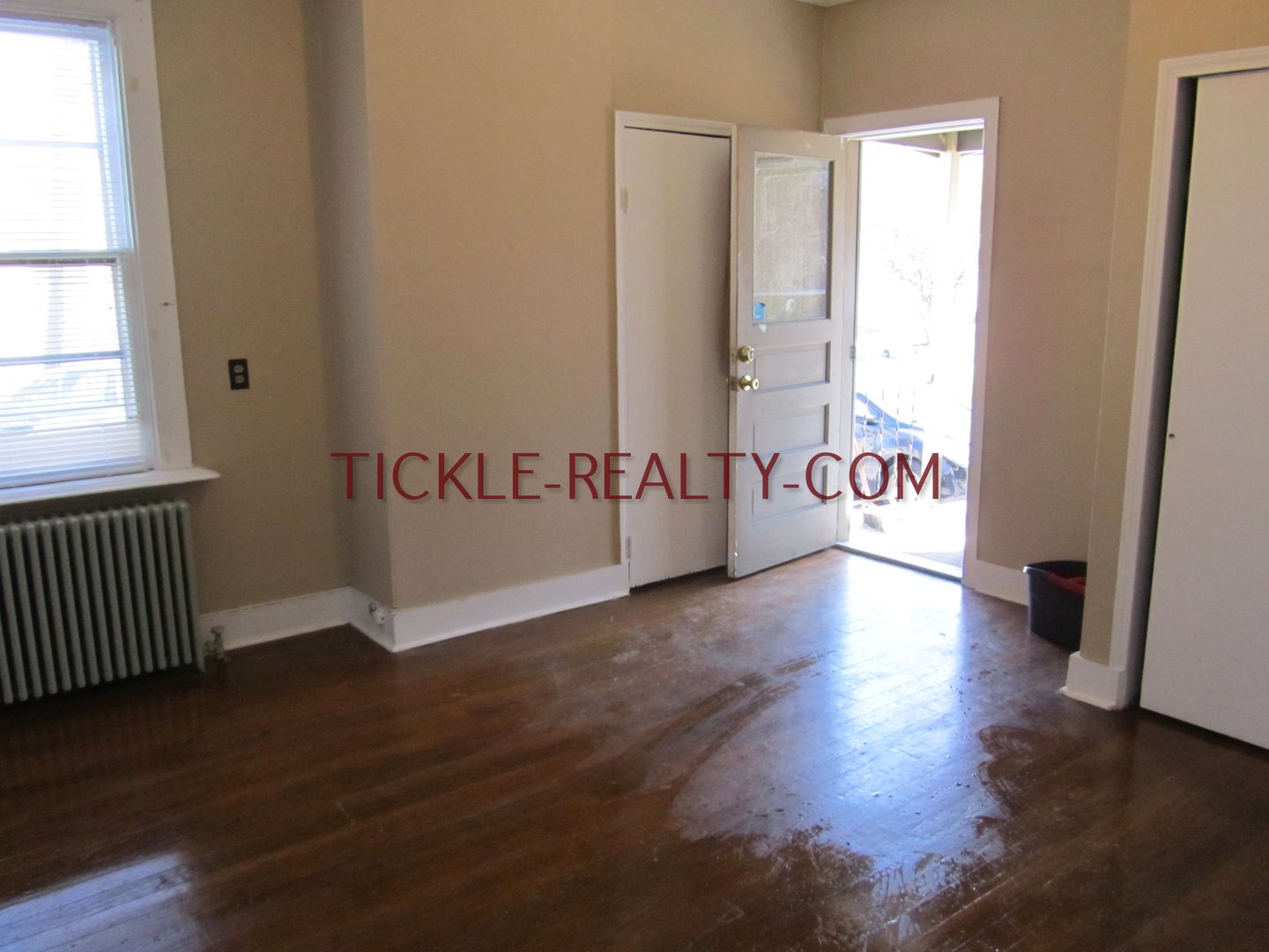 Rochester Apartment: 410 Oxford Street