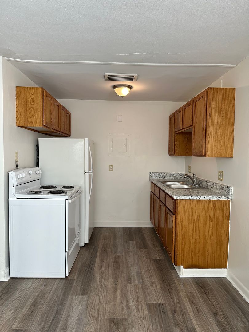 Minneapolis Apartment: 1800 Fremont Avenue North