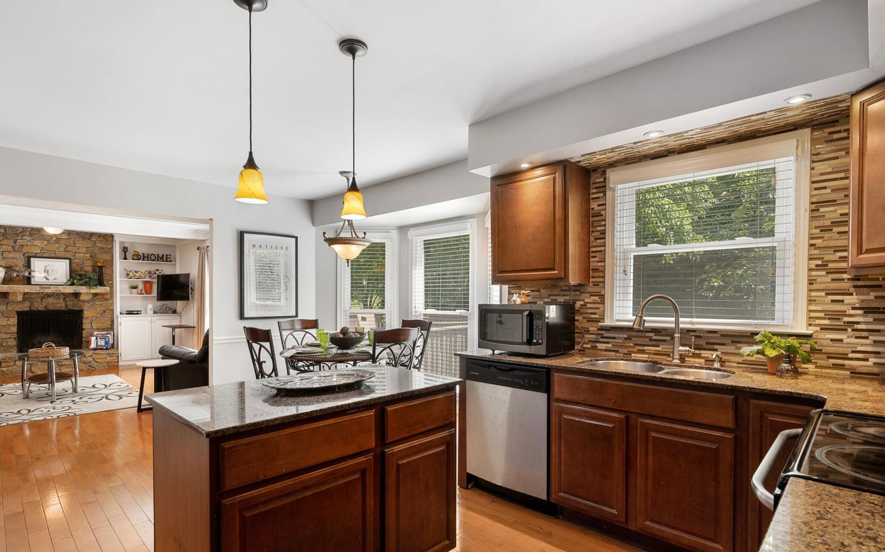 9802 Tamarisk Pkwy 8 of 12