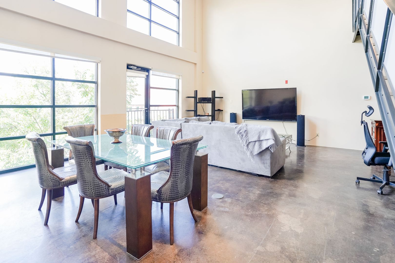 Louisville Condo: 400 E Main St #300