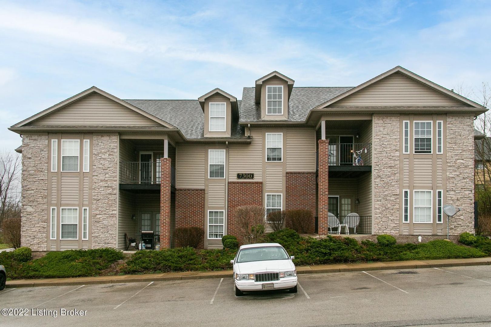 Louisville Condo: 7300 St. Andrews Woods Cir