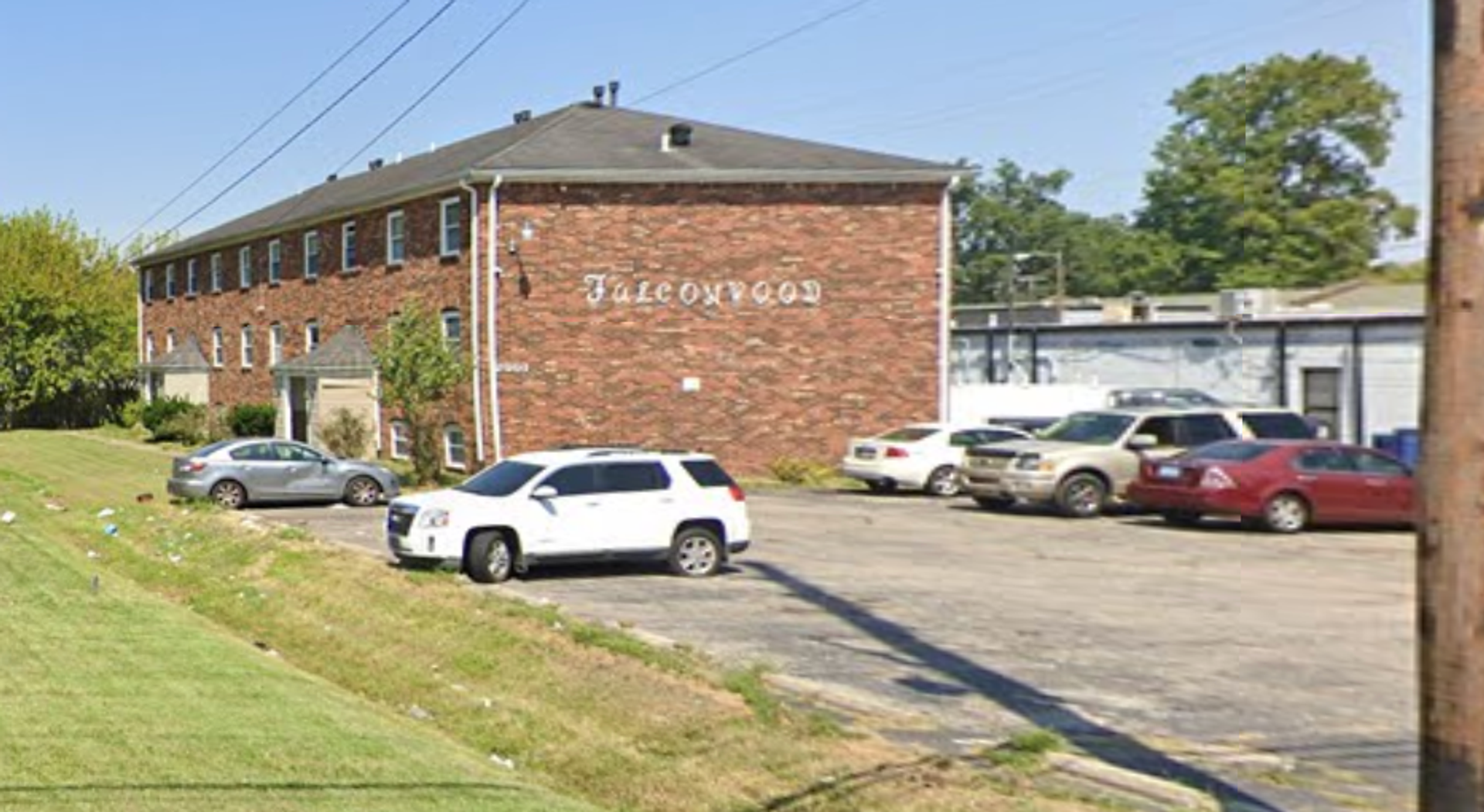 Louisville Apartment: 2001 Rockford Ln