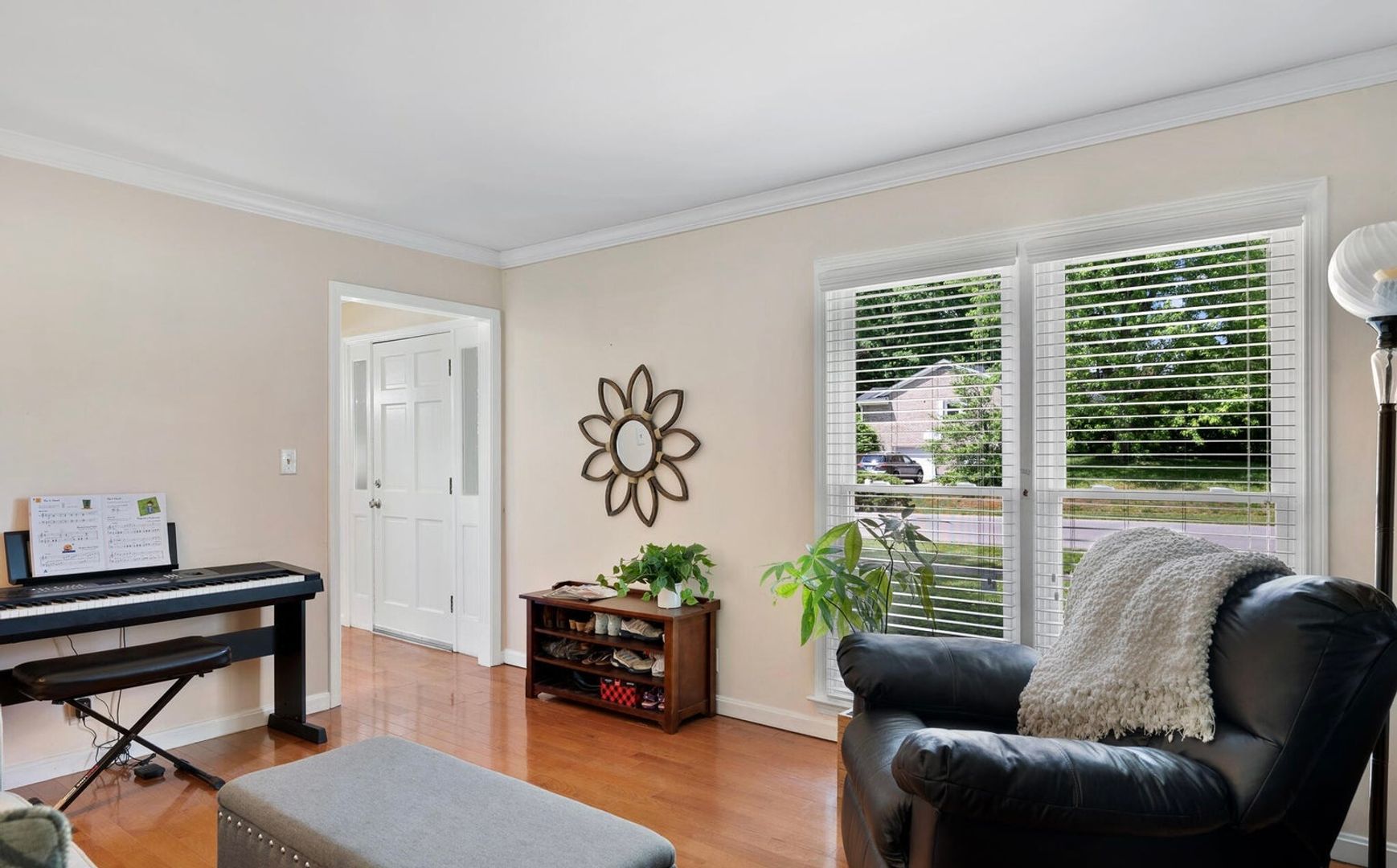 9802 Tamarisk Pkwy 5 of 12