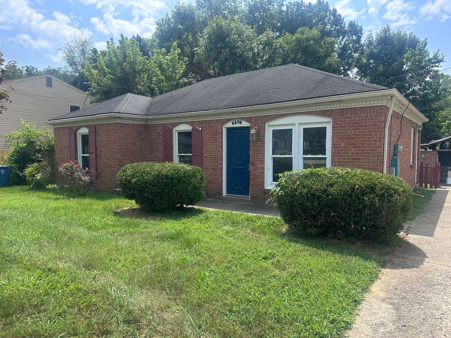 Louisville House: 6806 John Paul Lane