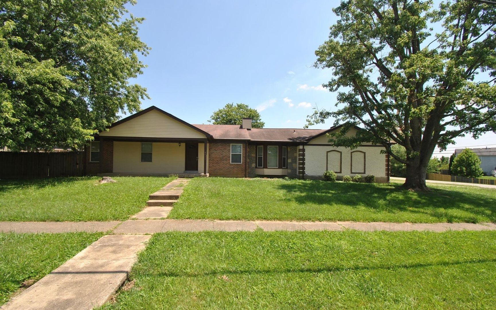 Louisville House: 6711 El Rancho Rd