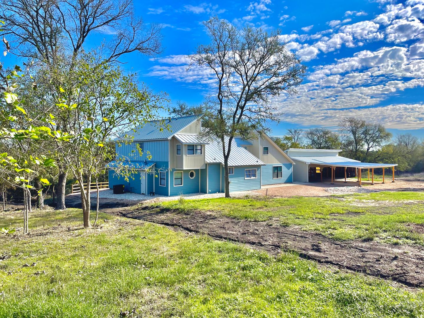 Manor House: 7609 Nez Perce Trace