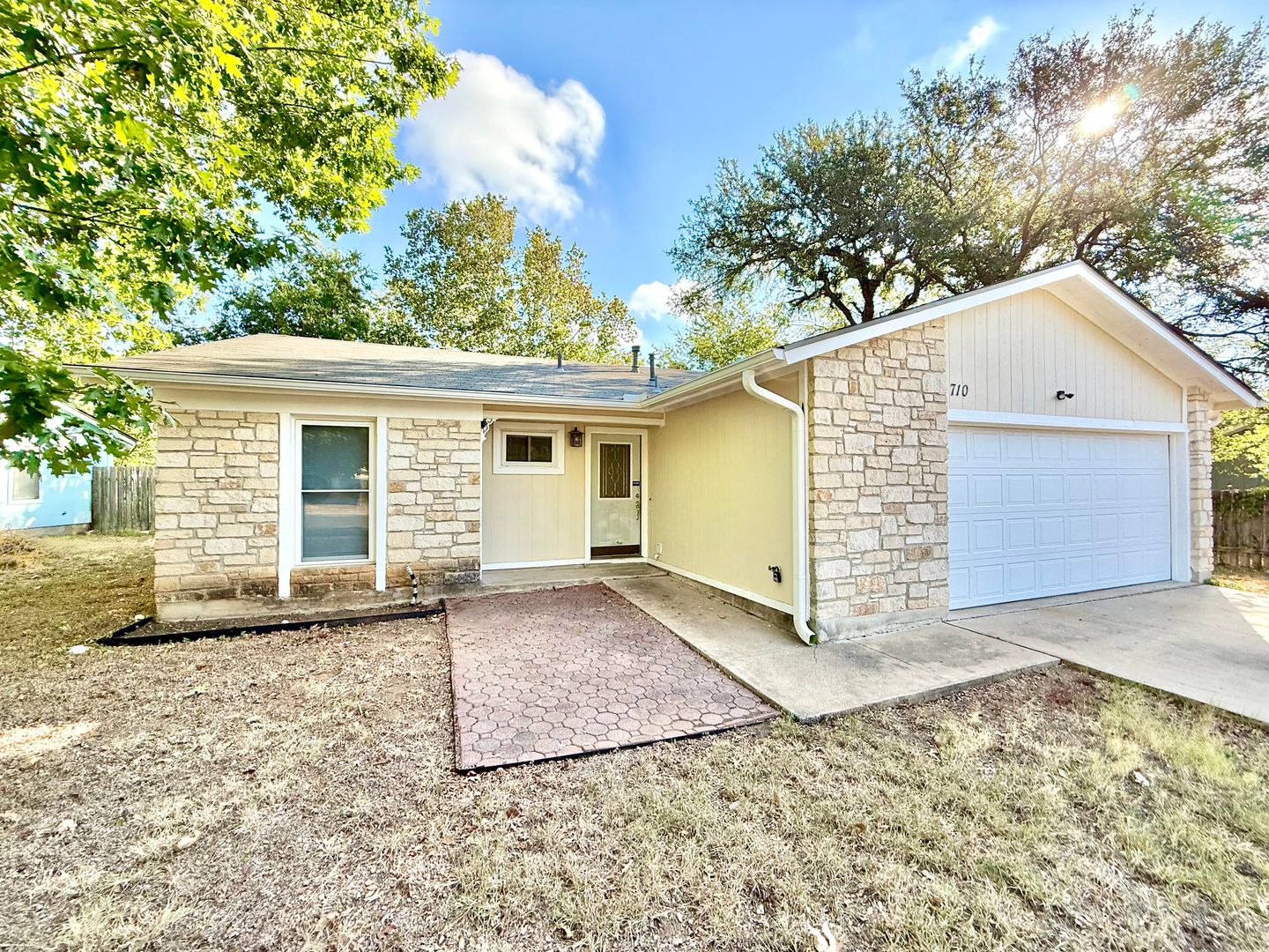 Cedar Park House: 710 Riverwood Dr