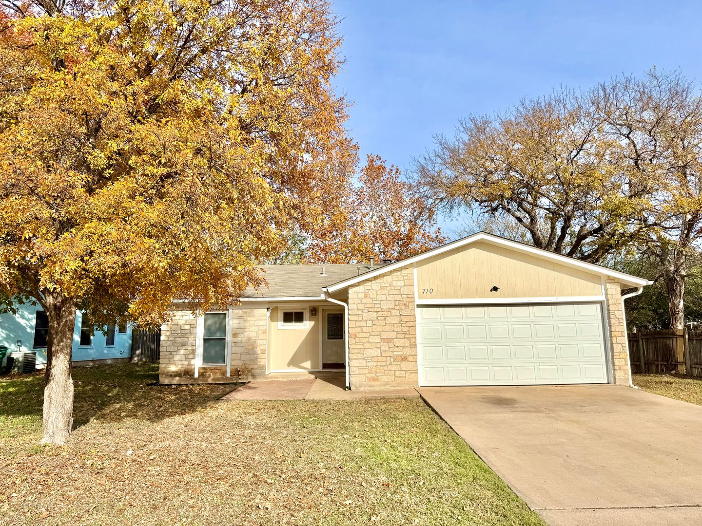 Cedar Park House: 710 Riverwood Dr