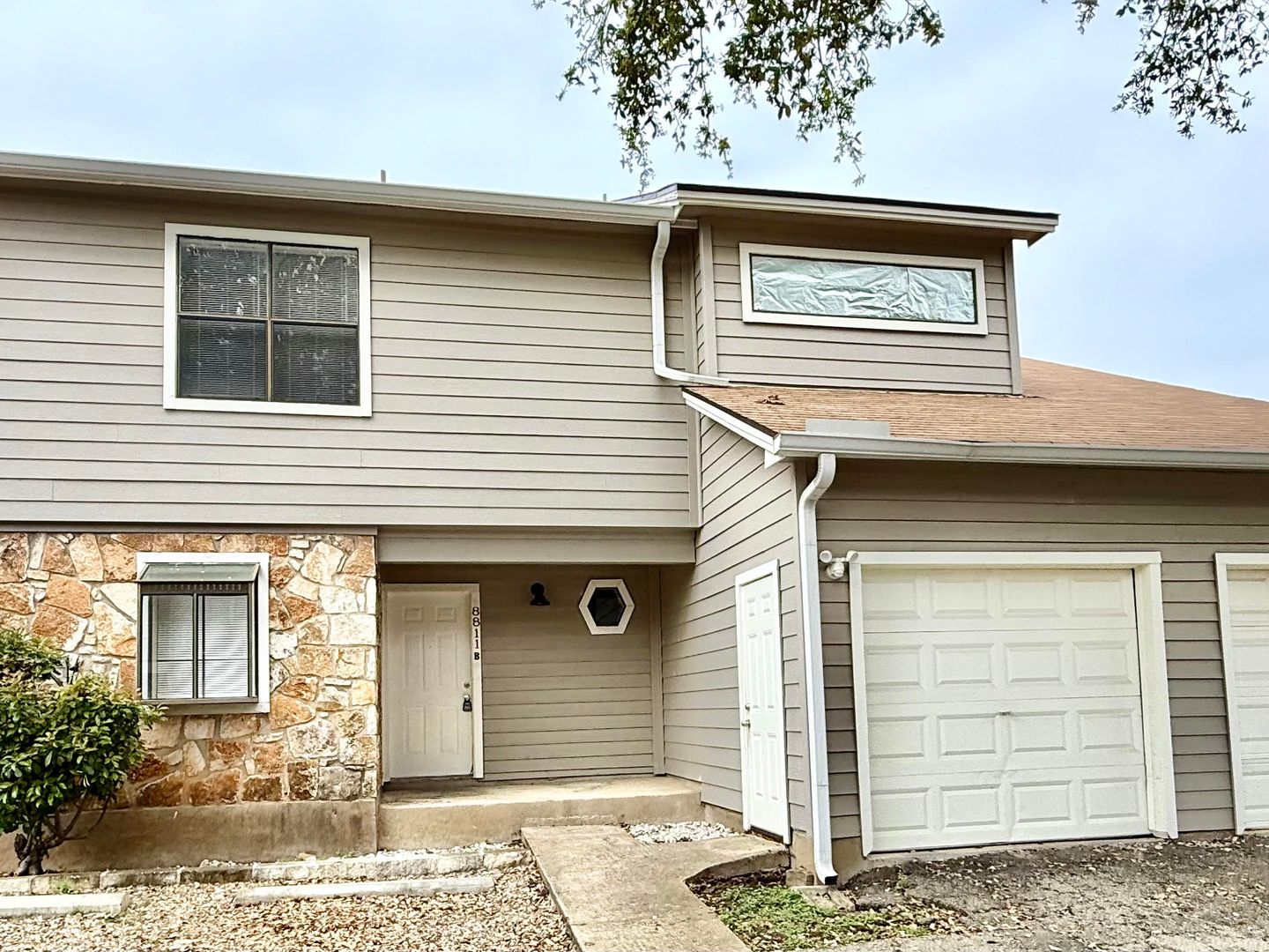 Austin House: 8811 Schick Road B