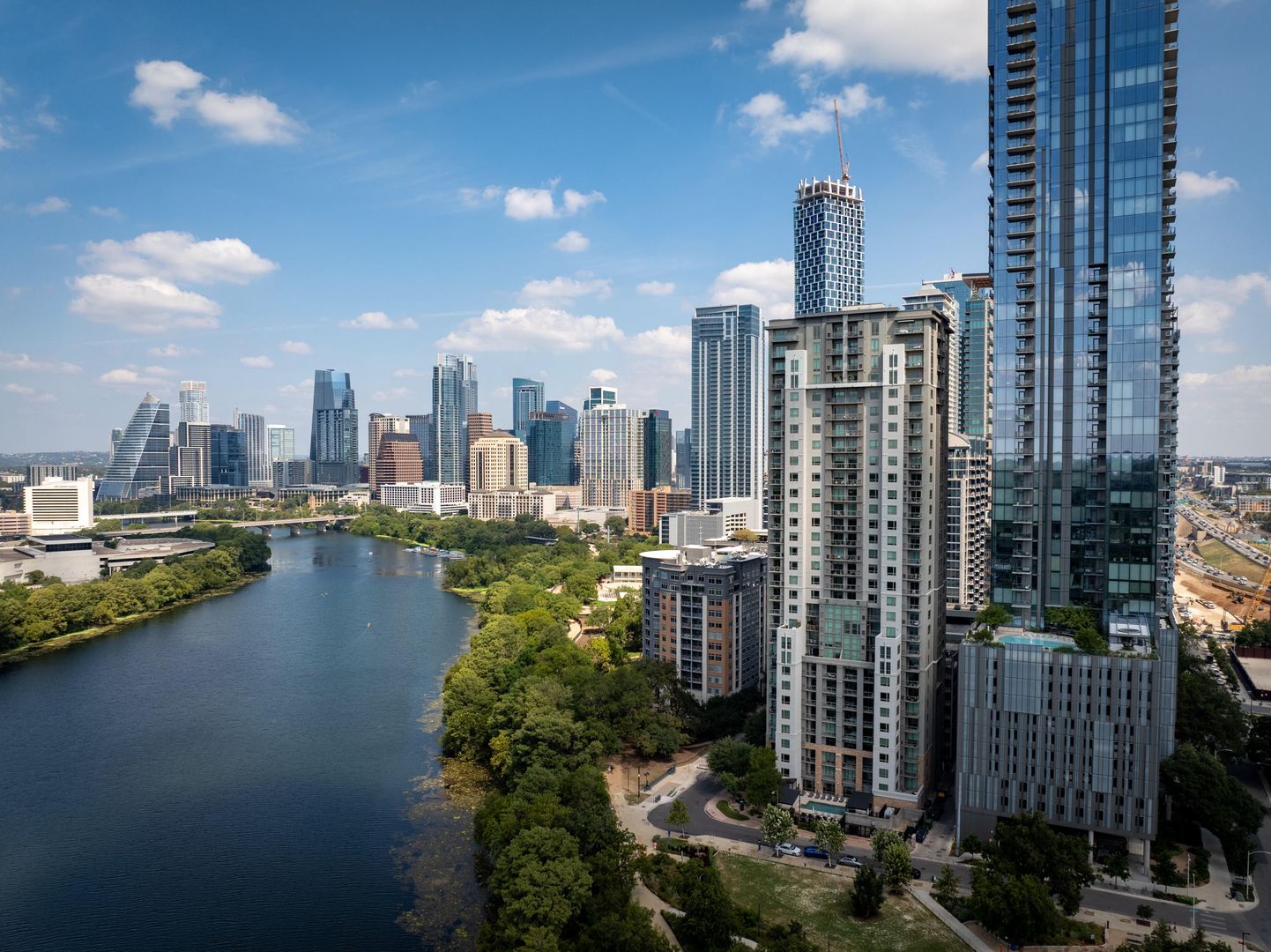 Austin House: 44 East Ave #3007