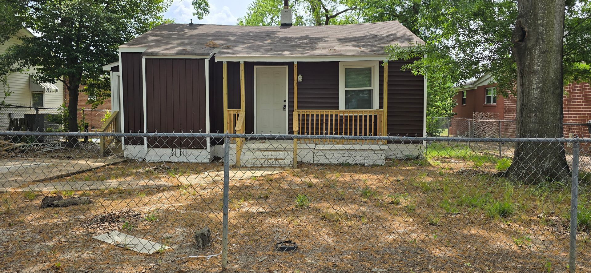 Augusta House: 2020 Agnes Street