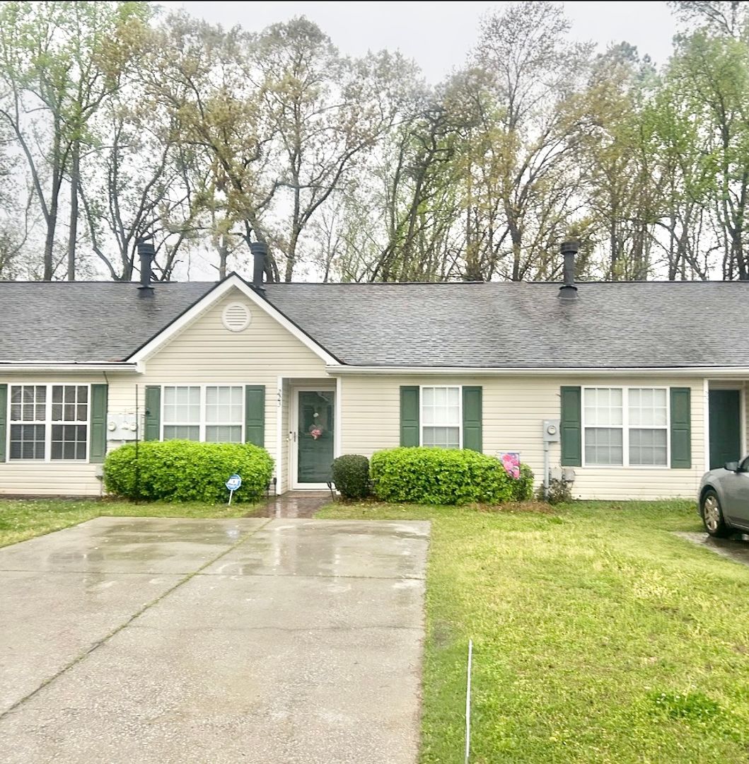 Augusta Townhome: 223 Caldwell Cir